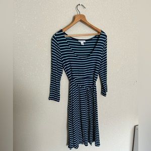 Striped maternity dress with tie at waistline to accentuate your baby bump.